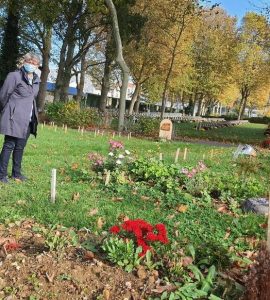 Cercueils non polluants, prairie naturelle, vêtements en coton, lin... : Paris lance ses cimetières écolos