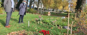 Cercueils non polluants, prairie naturelle, vêtements en coton, lin... : Paris lance ses cimetières écolos