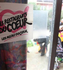 Des bénévoles des Restos du cœur du Var rechignaient à aider les sans papiers et les migrants, ils ont démissionné