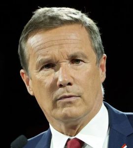 Présidentielle 2022 : Dupont-Aignan assure qu'il ne se rangera pas derrière Zemmour