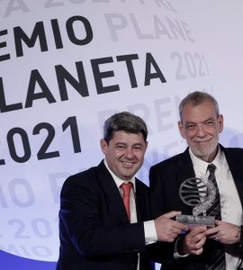 L'Espagne découvre que son écrivaine préférée était en réalité le pseudonyme de trois hommes