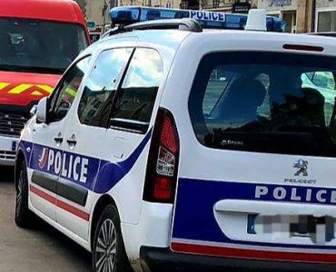 Deux policiers agressés et blessés par un client dans un centre commercial de Mérignac