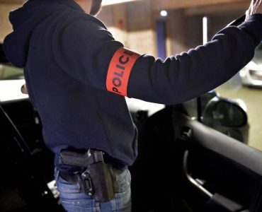Trois véhicules de police percutés volontairement en moins de 24 heures à Nantes