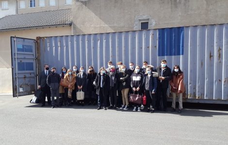 Vivre-ensemble : En Lozère, un conteneur pour mettre le racisme en boîte