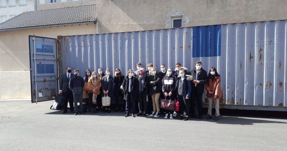 Vivre-ensemble : En Lozère, un conteneur pour mettre le racisme en boîte