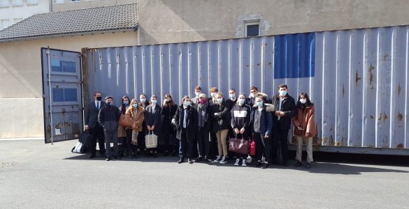 Vivre-ensemble : En Lozère, un conteneur pour mettre le racisme en boîte