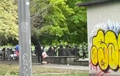Porte de La Villette - L'équipe de "Morandini Live" prise à partie en direct ce matin par des toxicomanes et cible de jets de bouteilles de verre - VIDEO