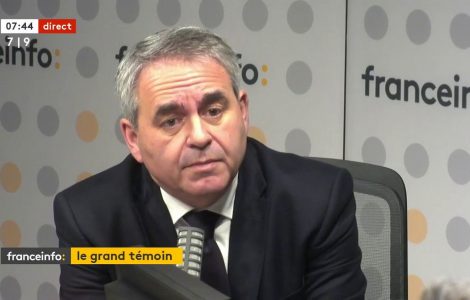 Vidéo Xavier Bertrand propose de laisser les migrants "prendre le ferry" pour "installer un rapport de force" avec Boris Johnson, "irresponsable" répond François Bayrou