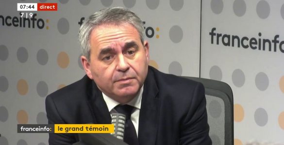 Vidéo Xavier Bertrand propose de laisser les migrants "prendre le ferry" pour "installer un rapport de force" avec Boris Johnson, "irresponsable" répond François Bayrou