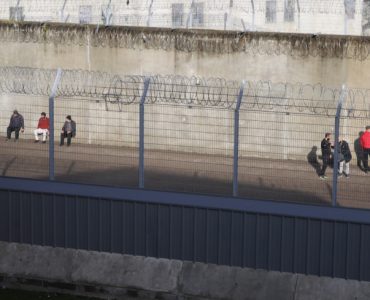 Prison de Lyon-Corbas : les téléphones portables des détenus enfin neutralisés par des brouilleurs d'ondes mi-2022 ?