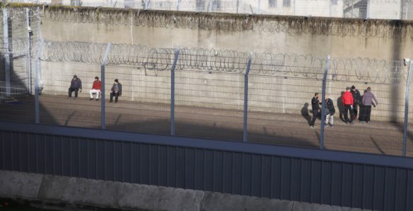 Prison de Lyon-Corbas : les téléphones portables des détenus enfin neutralisés par des brouilleurs d'ondes mi-2022 ?