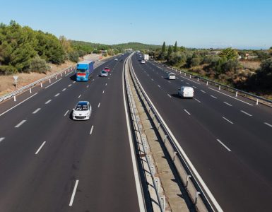 Marseille : Une femme rouée de coups au milieu de l’autoroute A50 pour un coup de klaxon