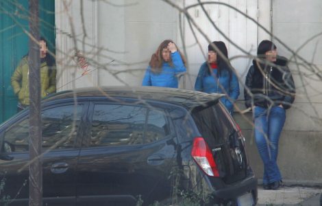 Un proxénète mis en examen pour avoir tiré une balle dans la bouche d’une prostituée