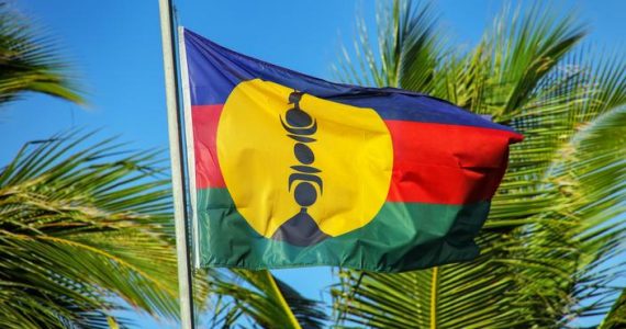 Nouvelle-Calédonie : le CSA interpellé sur des clips de campagne jugés «racistes»