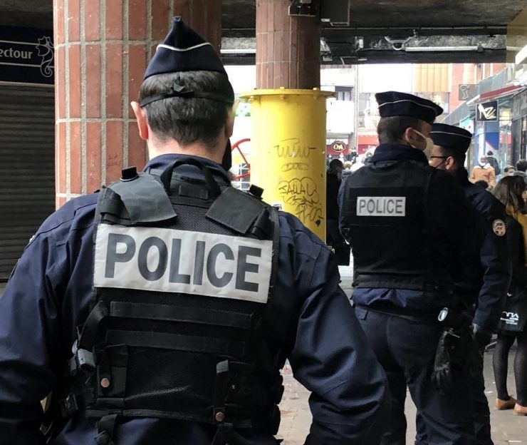 Quatre adolescents agressés au couteau et à la batte de baseball par une bande rivale devant le lycée d'Ermont