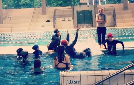 Burkini à la piscine municipale : la Ville de Grenoble répond par "ni oui ni non"