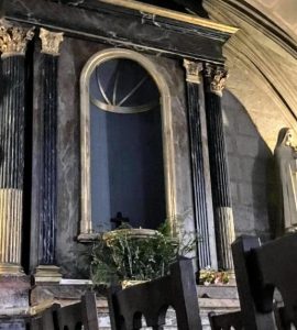Poitiers : une statue du Christ victime de vandalisme à l'église Saint-Porchaire
