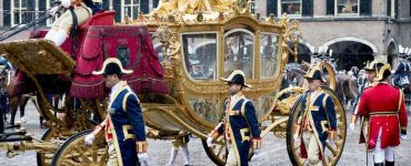 Cancel culture : au Pays-Bas, le roi abandonne son carrosse doré qui raconte le passé colonial batave