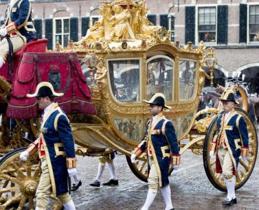 Cancel culture : au Pays-Bas, le roi abandonne son carrosse doré qui raconte le passé colonial batave