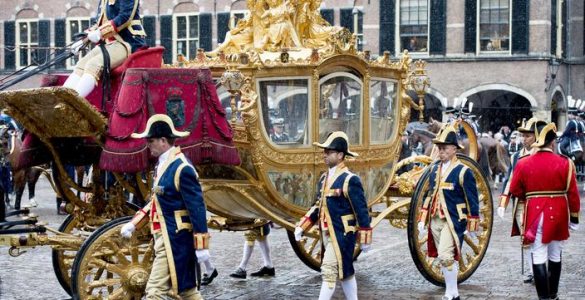 Cancel culture : au Pays-Bas, le roi abandonne son carrosse doré qui raconte le passé colonial batave