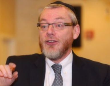 Antisémitisme à Londres : Un rabbin consultant de la BBC démissionne
