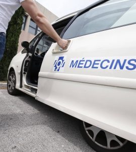 "Il a été projeté à terre et plaqué au sol": un médecin agressé dans la nuit, SOS médecins Toulon suspend ses visites et consultations