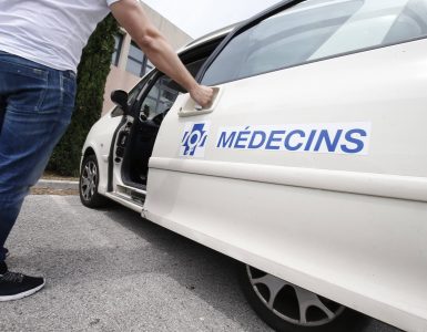 "Il a été projeté à terre et plaqué au sol": un médecin agressé dans la nuit, SOS médecins Toulon suspend ses visites et consultations