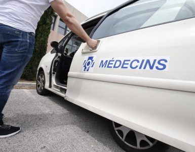 "Il a été projeté à terre et plaqué au sol": un médecin agressé dans la nuit, SOS médecins Toulon suspend ses visites et consultations