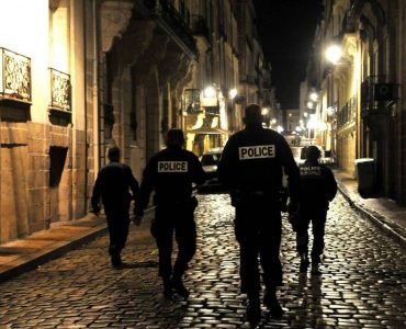 Nantes. Agressé au couteau après s’être opposé au vol du téléphone de son amie