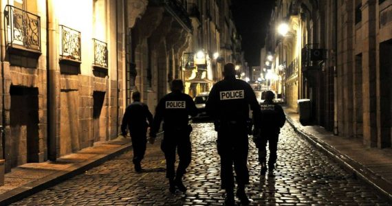 Nantes. Agressé au couteau après s’être opposé au vol du téléphone de son amie