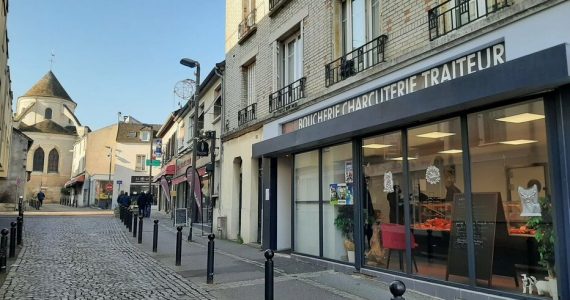 À Orly, la nouvelle boucherie halal n’est pas du goût de la mairie : «La ville préférerait un magasin fermé ?»