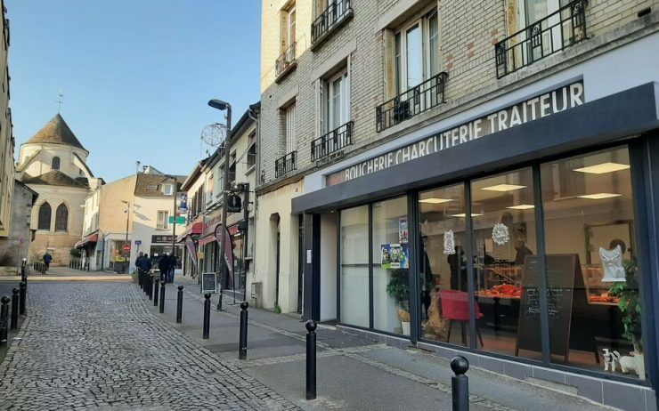 À Orly, la nouvelle boucherie halal n’est pas du goût de la mairie : «La ville préférerait un magasin fermé ?»