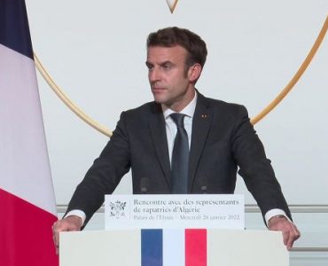 Vidéo Guerre d'Algérie : le "massacre" de la rue d'Isly, à Alger en 1962, est "impardonnable pour la République", déclare Emmanuel Macron