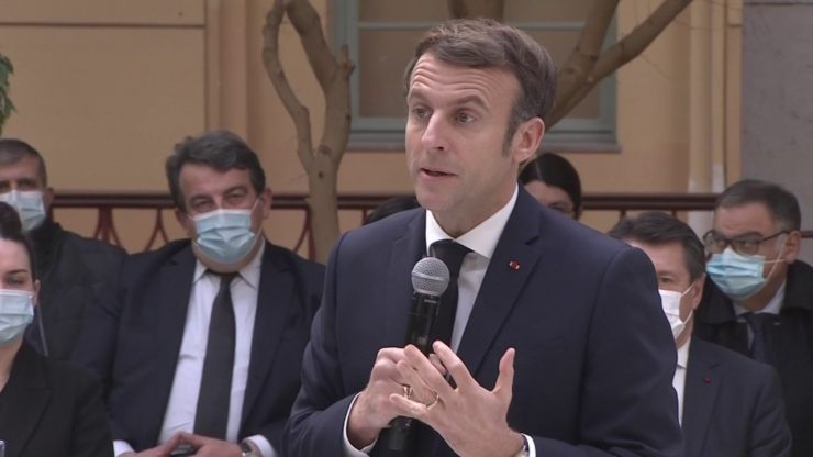 Emmanuel Macron veut tripler l'amende pour harcèlement de rue à 300 euros