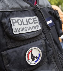 Cavaillon : Une voiture criblée de balles et une joggeuse mise en joue, le tireur en fuite