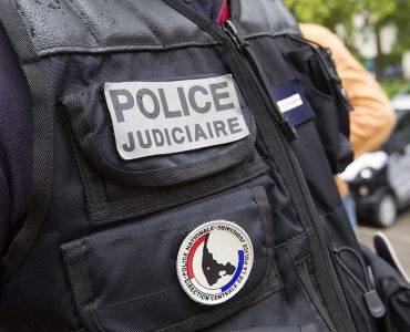 Cavaillon : Une voiture criblée de balles et une joggeuse mise en joue, le tireur en fuite