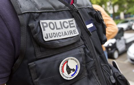Cavaillon : Une voiture criblée de balles et une joggeuse mise en joue, le tireur en fuite