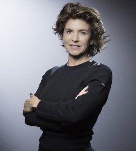 Quand Anne Nivat dénonce la précarité… en utilisant une journaliste précaire