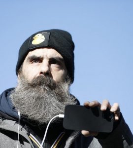 "Socialement, ils veulent me déglinguer" : le gilet jaune Jérôme Rodrigues vide son sac