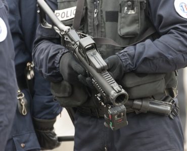 Yvelines. Le poste de la police municipale visé par des tirs de mortiers à Montigny-le-Bretonneux