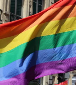 Le directeur du forum Gay et Lesbien de Lyon démissionne et dénonce l’emprise du mouvement “woke”