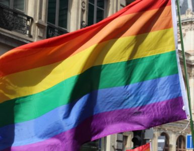 Le directeur du forum Gay et Lesbien de Lyon démissionne et dénonce l’emprise du mouvement “woke”