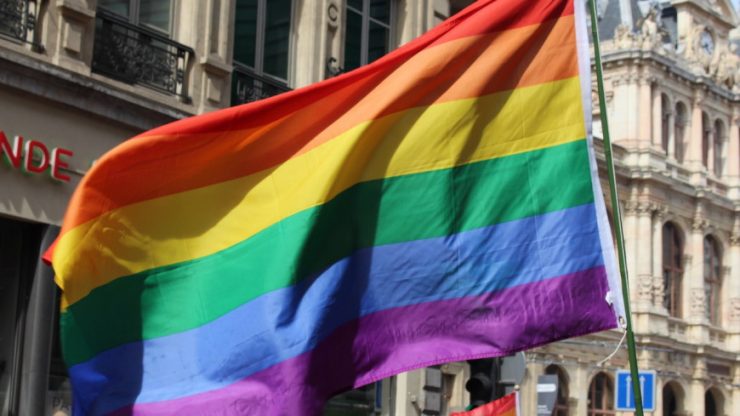 Le directeur du forum Gay et Lesbien de Lyon démissionne et dénonce l’emprise du mouvement “woke”
