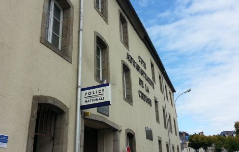Plaquée au sol et dénudée à Guéret : une septuagénaire porte plainte, le mis en cause nie