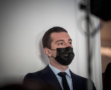 Jordan Bardella annonce être mis en examen pour avoir qualifié la ville de Trappes de « République islamique »