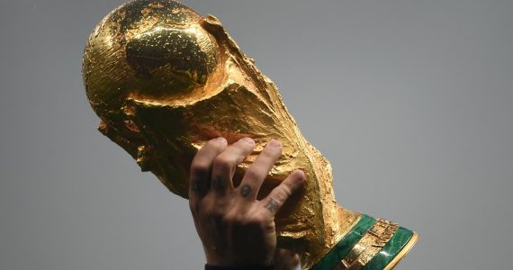 Guerre en Ukraine: la Russie officiellement exclue du Mondial 2022 et de toutes les compétitions