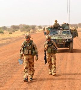 Après les attentats au Bénin, l'armée française tue 40 jihadistes au Burkina