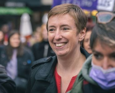 La militante néo-féministe Caroline De Haas décroche un juteux contrat avec le Conseil d’État