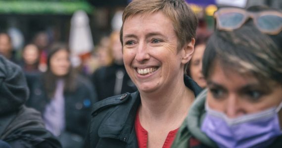 La militante néo-féministe Caroline De Haas décroche un juteux contrat avec le Conseil d’État