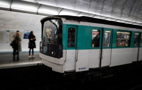 Crack à Paris : une toxicomane jugée pour avoir poussé une femme sur les rails du métro